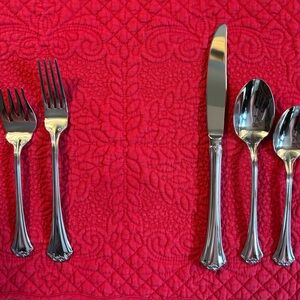 NWT 4 stainless steel five-piece Reid & Barton Country French pattern silverware